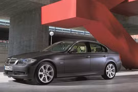 Triệu hồi gần 387.000 xe BMW 1 Series và 3 Series do lỗi túi khí