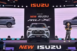 Isuzu mu-X 2025 "sẽ vẫn ế", dù rẻ hơn Ford Everest tại Việt Nam?