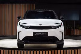 Toyota Urban Cruiser chạy 475km/sạc, từ 968 triệu đồng có về Việt Nam?