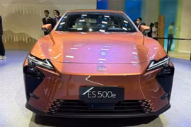 Lexus ES 2026 nhận cọc tại Việt Nam, khởi điểm trên 2,3 tỷ đồng