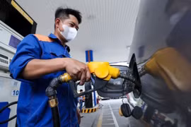 Giá xăng bật tăng sau hai phiên giảm liên tiếp 