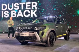 Renault Duster 2026 ra mắt, lần đầu có bản hybrid tiết kiệm xăng