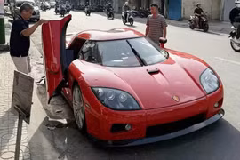 Koenigsegg CCX triệu đô độc nhất Việt Nam được mang ra tắm nắng 