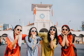 Giới trẻ hiện nay nhìn nhận Tết truyền thống ra sao?