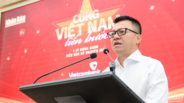 Tổng Biên tập Lê Quốc Minh phát biểu tại buổi họp báo. (Ảnh: THẾ ĐẠI) Tổng Biên tập Lê Quốc Minh phát biểu tại buổi họp báo. (Ảnh: THẾ ĐẠI)