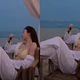 Cựu tiếp viên hàng không Vũ Ngọc Châm khoe vòng 1 lấp ló