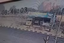 Camera giám sát ghi lại khoảnh khắc máy bay chở Ajit Pawar gặp nạn và phát nổ