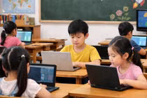 Nhiều cuộc thi trực tuyến bậc tiểu học: Sân chơi hay áp lực?