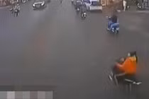 Người phụ nữ tử vong vì rẽ trước mũi xe đầu kéo, bị cuốn vào gầm 