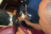 Nghẹt thở giây phút giành giật sự sống cho hành khách bị ngưng tim trên xe 
