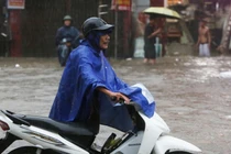 Sáng 1/10, Hà Nội vẫn còn 25 điểm ngập sâu, không thể đi qua 