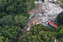 Giám đốc doanh nghiệp ở TP HCM bị khởi tố vì đổ trộm hàng trăm tấn rác 