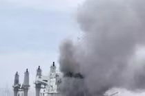 Iran cảnh báo giá dầu có thể lên 200 USD/thùng