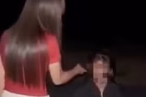 Cô gái bị nhóm người bắt quỳ rồi chửi mắng, tác động liên tục