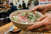 Bún, phở nhích lên 5.000đ: Người bán khó, người ăn cũng phải tính toán