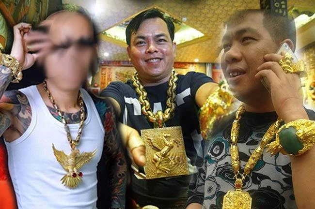 Bóc mẽ nguồn tiền các đại gia thích khoe vàng Tùng “vâu”, Phúc XO