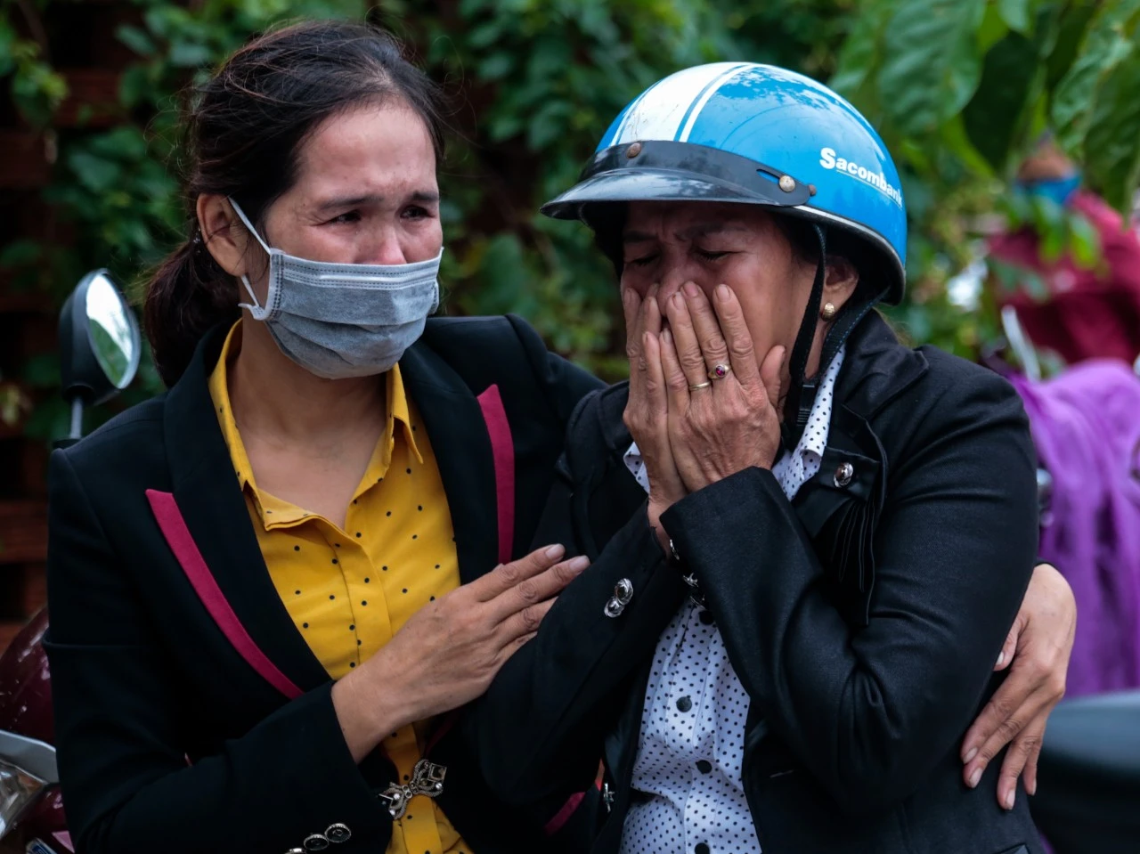 22 cán bộ, chiến sĩ mất tích ở Hướng Hóa: Người nhà bùi ngùi đón các anh về!