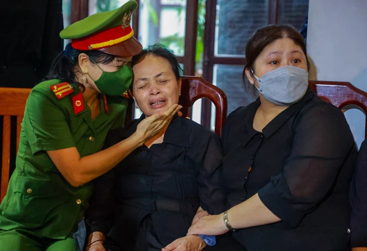 Tổ chức trọng thể lễ tang 3 liệt sĩ theo nghi thức Công an nhân dân