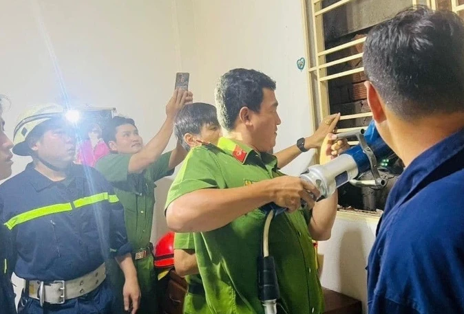 Hy hữu loạt vụ giải cứu người mắc kẹt 