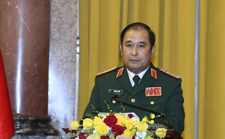 Chân dung ông Phùng Sĩ Tấn vừa được thăng quân hàm thượng tướng