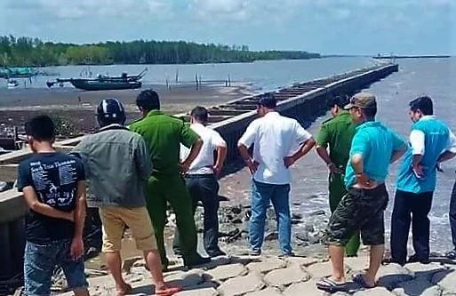 Xác không đầu dạt vào bờ biển tố kẻ sát nhân không ngờ tới