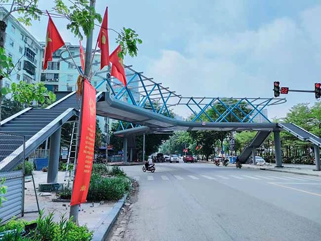 Chiêm ngưỡng cây cầu chữ Y độc nhất Hà Nội