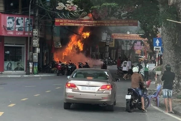 Vụ cháy 4 ngôi nhà ở Vĩnh Phúc: Bắt giữ nghi phạm ném bom xăng