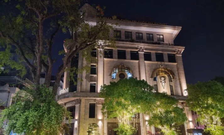 Cận cảnh khám xét trụ sở Tập đoàn Tân Hoàng Minh