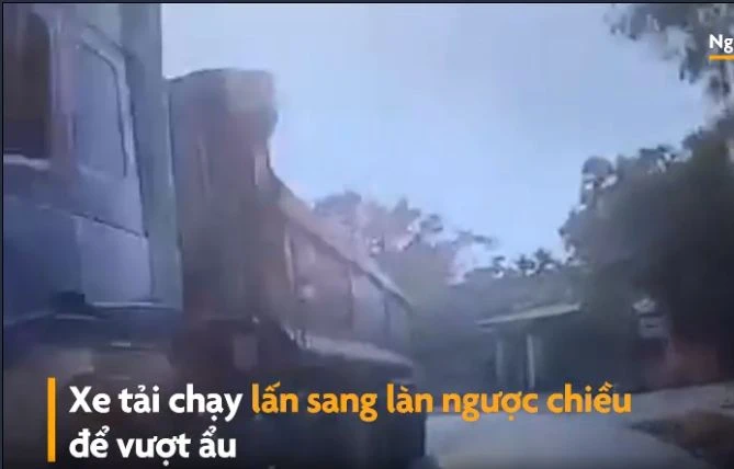 Video: Thót tim cảnh ôtô tải chạy lấn làn ngược chiều, suýt va vào xe khác