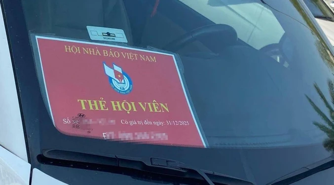 Những vật dụng tài xế cố tình trưng lên xe để “ra oai” với CSGT