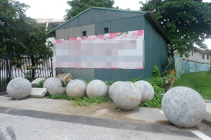 Hàng chục quả bóng xích khổng lồ sân Mỹ Đình giờ ra sao?