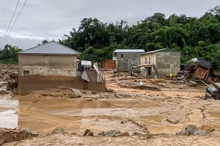 Theo thông tin mới nhất. lũ quét làm 3 người chết, 1 người ở xã Chiềng Sơ mất tích.