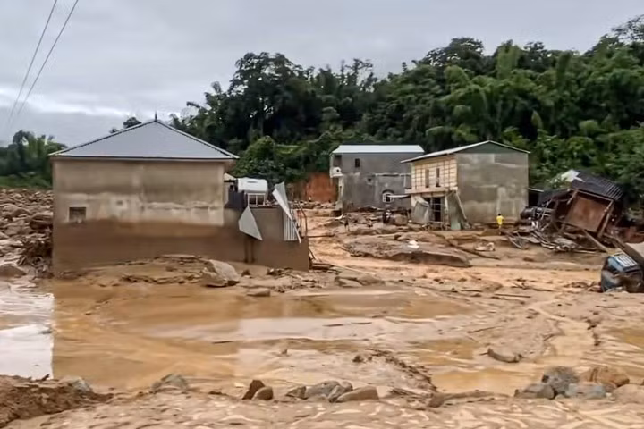 Theo thông tin mới nhất. lũ quét làm 3 người chết, 1 người ở xã Chiềng Sơ mất tích.