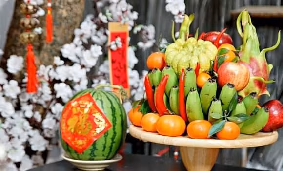 Khi thắp hương ngày Tết, mua nải chuối có số quả này sẽ mang lại tài lộc cho gia chủ