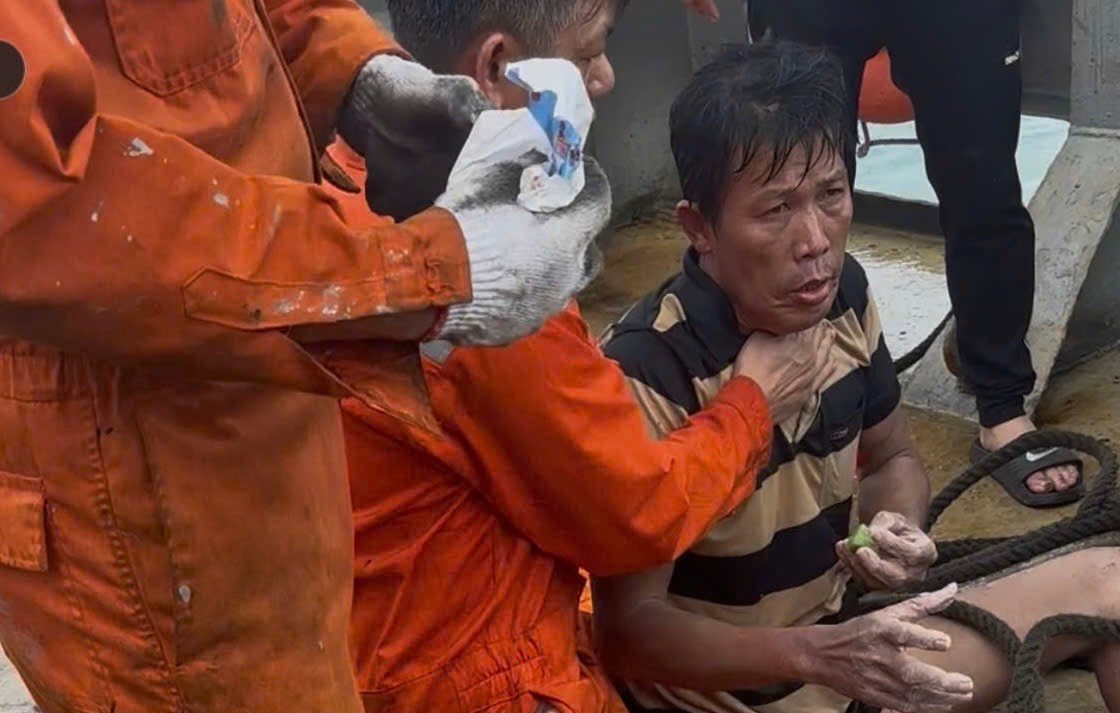 Ông Phan Duy Quang được tàu hàng phát hiện và cứu vớt ở vùng biển Bình Định (Gia Lai)