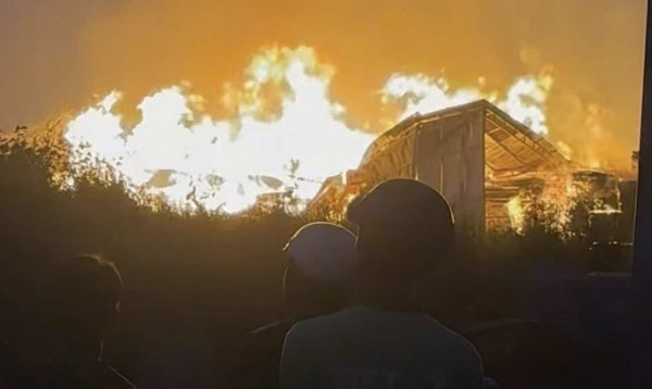 Đám cháy xảy ra vào rạng sáng 11/10.