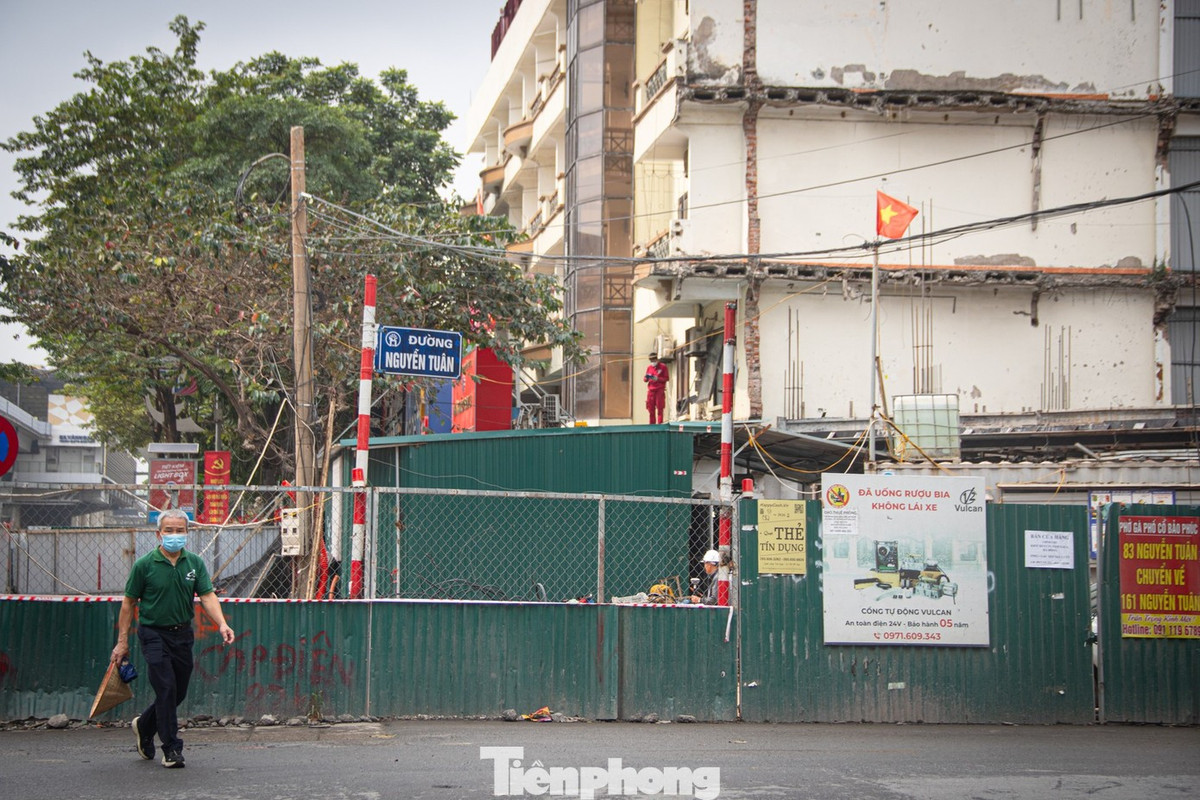 Về tiến độ triển khai, dự án hiện dự kiến hoàn thành vào tháng 3/2026, thay đổi so với kế hoạch năm 2025 trước đó.