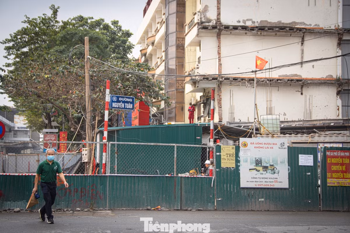 Về tiến độ triển khai, dự án hiện dự kiến hoàn thành vào tháng 3/2026, thay đổi so với kế hoạch năm 2025 trước đó.