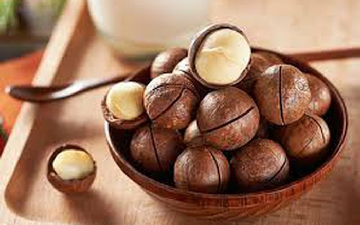 9. Việt Nam trồng mắc ca từ 1990, xuất khẩu ngày càng sáng. Mắc ca được xếp vào nhóm cây lâm nghiệp chính ở Việt Nam. Thời gian gần đây, các lô hàng xuất khẩu chính ngạch sang Mỹ, Nhật, Trung Quốc ngày càng tăng.