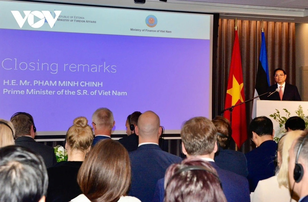 Chiều 6/6, Thủ tướng Phạm Minh Chính dự Diễn đàn Doanh nghiệp Việt Nam - Estonia. Phát biểu tại đây, Thủ tướng Phạm Minh Chính khẳng định Chính phủ Việt Nam khuyến khích cộng đồng doanh nghiệp hai nước kết nối. Việt Nam là cầu nối cho các doanh nghiệp Estonia vào ASEAN và Estonia cũng là cửa ngõ để Việt Nam tiến vào EU.
