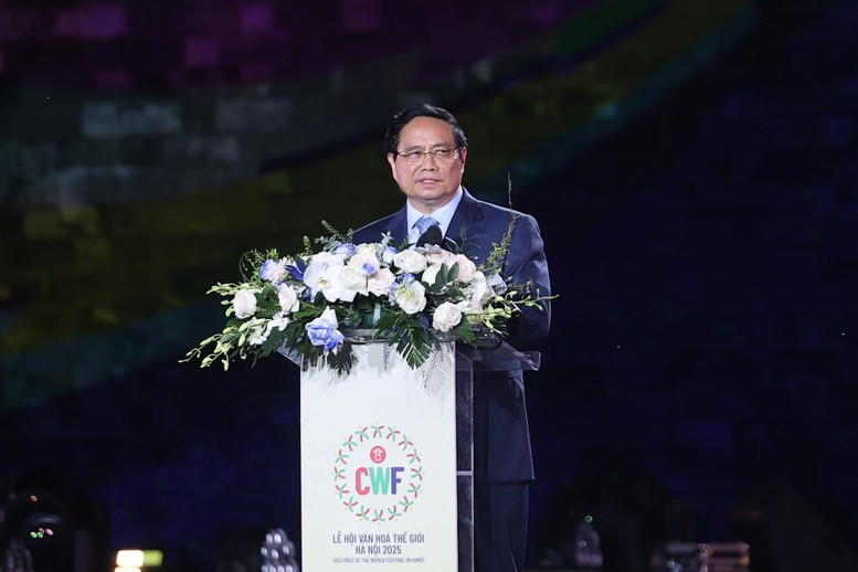 Thủ tướng Phạm Minh Chính phát biểu khai mạc Lễ hội Văn hóa Thế giới tại Hà Nội lần thứ nhất - Ảnh: VGP/Nhật Bắc