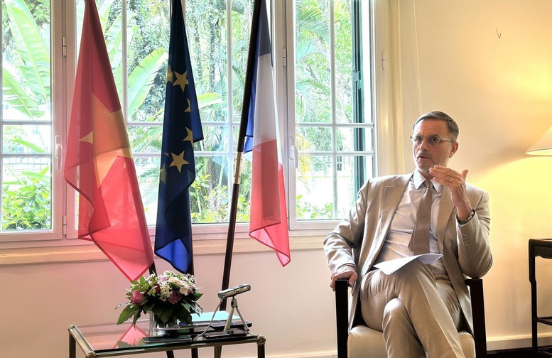 Đại sứ Pháp tại Việt Nam Oliver Bochet trong cuộc gặp gỡ báo chí ngày 4/6 tại Hà Nội - Ảnh: VGP/TH