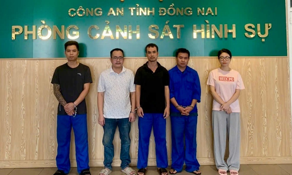 Các bị can bị khởi tố. Ảnh: CA.