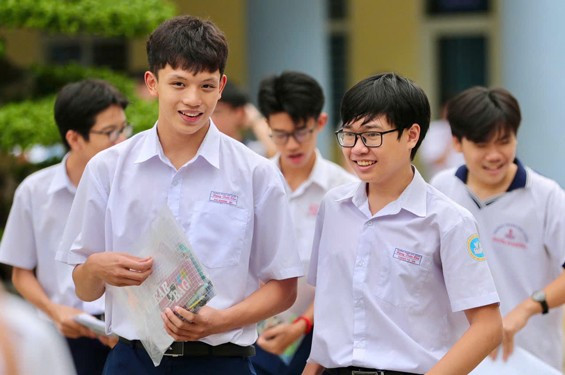 Thí sinh TP HCM đã hoàn thành kỳ thi lớp 10 đầu tiên của Chương trình Giáo dục phổ thông 2018 .Ảnh: HOÀNG TRIỀU