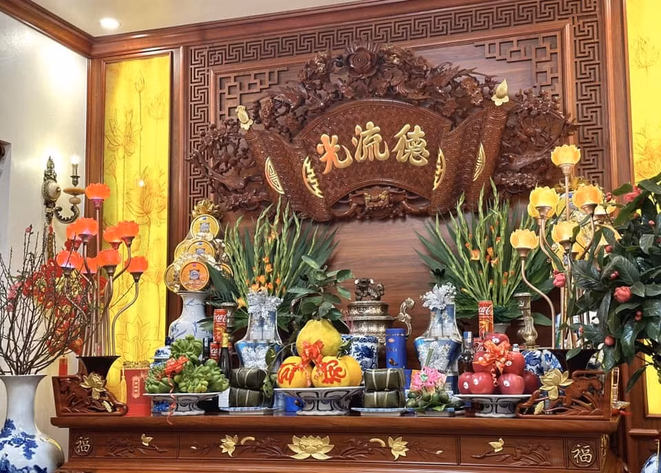 Dưới đây là 4 loại hoa dù có được ưa chuộng đến đâu cũng không nên đặt trên bàn thờ, đặc biệt là vào những ngày đầu tháng hay Rằm, bởi chúng có thể mang theo những ý nghĩa không may mắn.