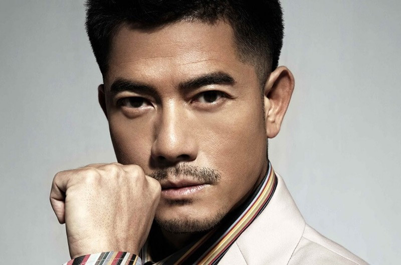 Những người có khuôn mặt này rất hào phóng, nồng hậu với người khác và rất thẳng thắn trong cách ứng xử với mọi người và mọi việc. Đôi khi họ có thể phấn khích và nói nhiều, nhưng tất cả chỉ vì lòng tốt và họ không có ác ý. Người này thực ra là một người rất rộng lượng.