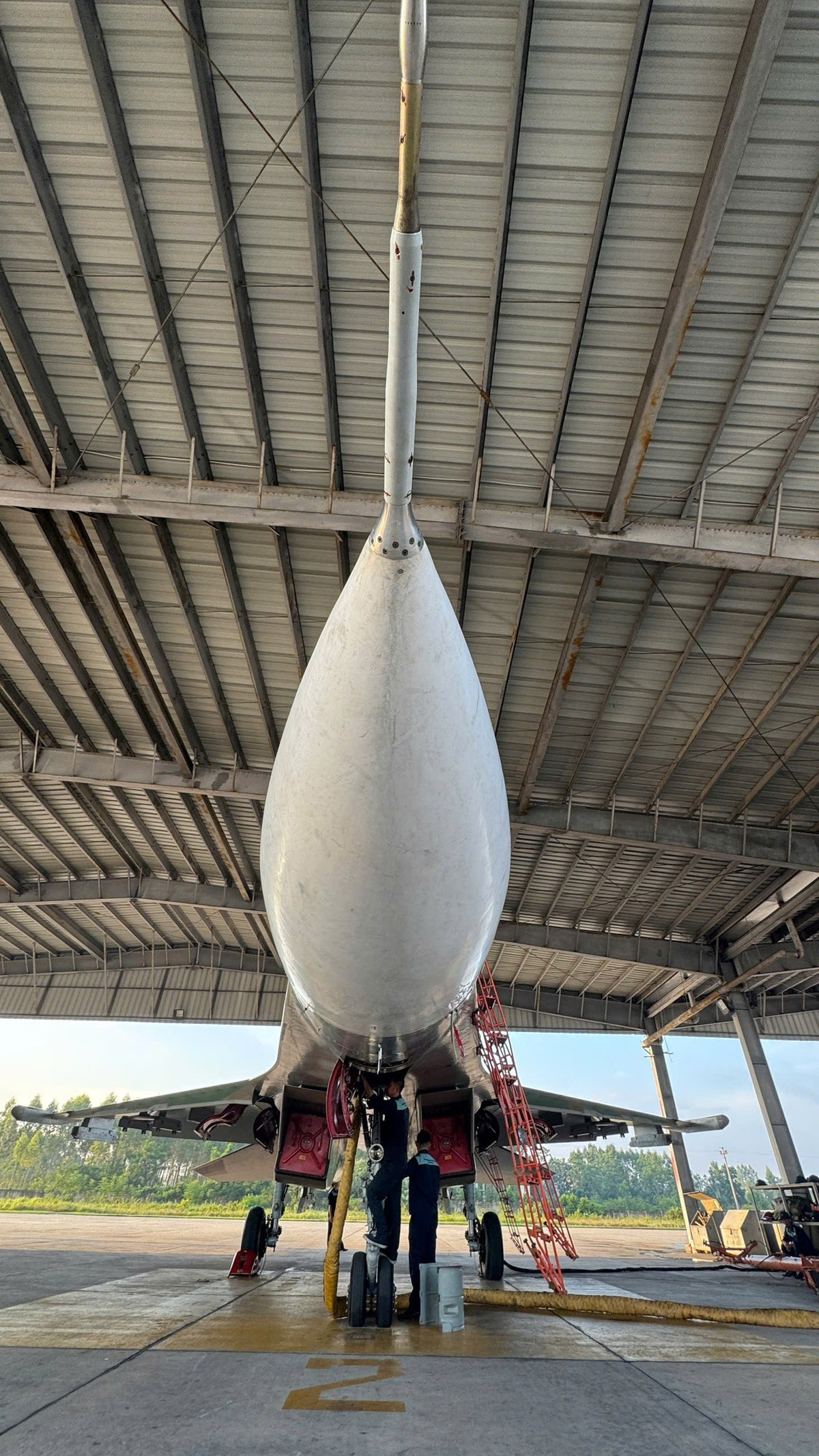 Sau mỗi chuyến bay luyện tập, các máy bay sẽ lần lượt hạ cánh quay lại nhà chứa để kiểm tra và bảo dưỡng chuẩn bị cho những buổi huấn luyện tiếp theo. Nhiệm vụ A80 lần này được đánh giá là có quy mô lớn nhất từ trước đến nay.