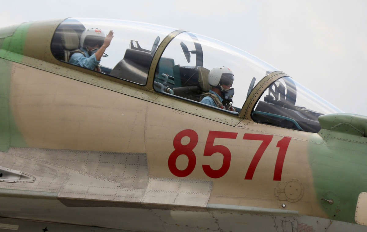 Đến thời điểm hiện tại, các nội dung, kế hoạch bay huấn luyện đều được tiến hành chặt chẽ, khoa học. 100% cán bộ, chiến sĩ, đặc biệt là đội ngũ phi công đều nhận thức sâu sắc về nhiệm vụ đặc biệt này.