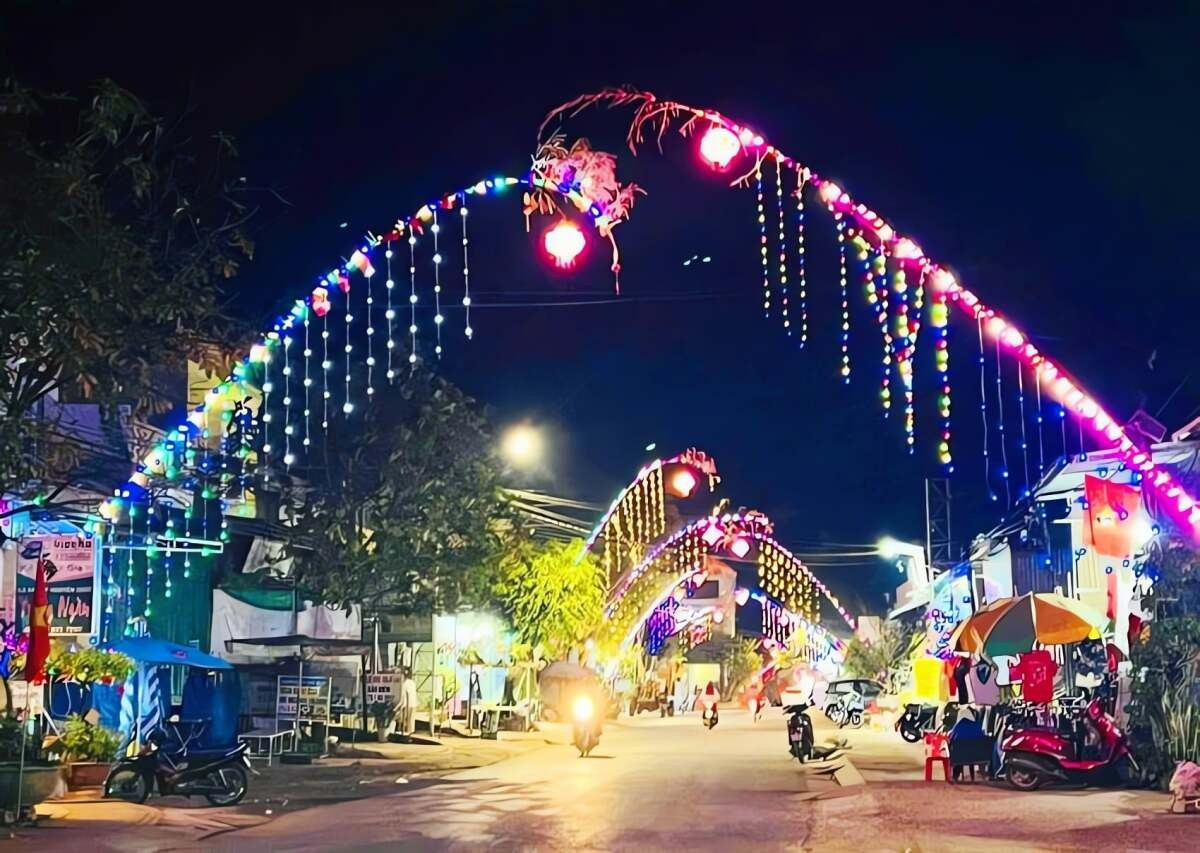 Văn khấn hạ nêu mùng 7 Tết giúp gia chủ bày tỏ lòng thành kính và cầu mong một năm mới bình an, may mắn.