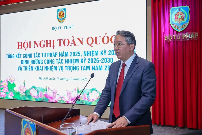 Bộ trưởng Bộ Tư pháp Nguyễn Hải Ninh phát biểu tại Hội nghị - Ảnh: VGP/Nhật Bắc